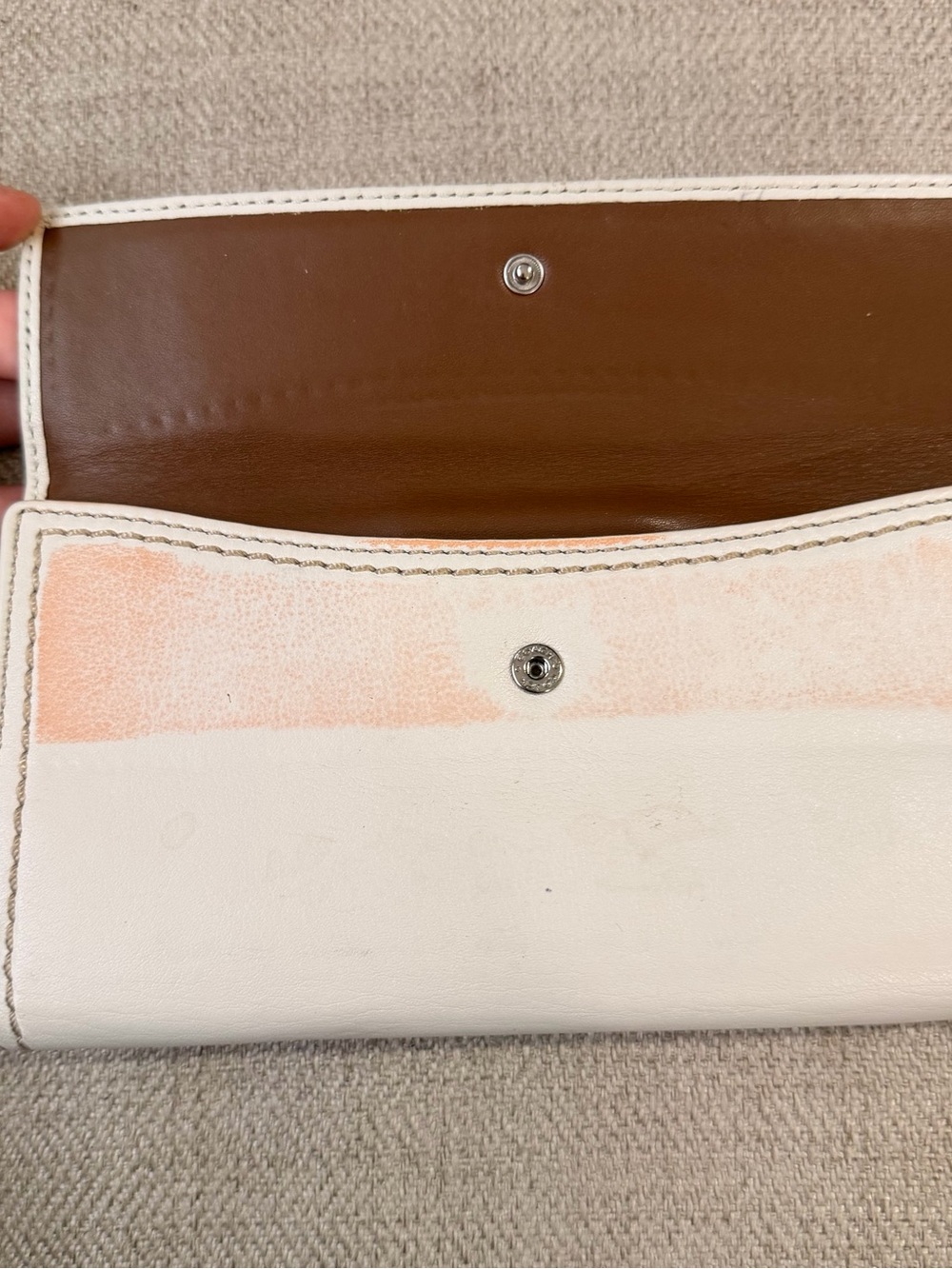 Coach White Leather Signature Turnlock Wallet – Brown Accent Detail - Picture 5 of 7